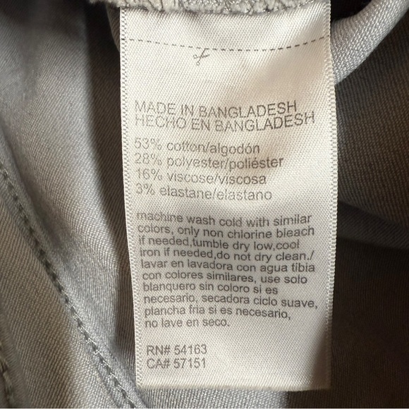 DKNY Jeans Women's Rolled Hem Chino Shorts - Size 4 - Picture 4 of 7